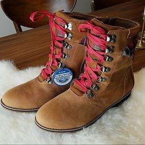 Columbia Twentythird Ave Waterproof Boot 7.5